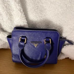 Authentic Prada purse/crossbody bag (authenticity card included)